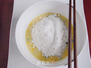 清香怡人—鸡蛋玉米豌豆饼的做法步骤：3