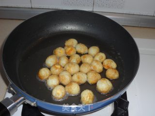 鹌鹑蛋烧肉的做法步骤：3