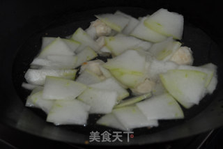 墨斗鱼丸鲜汤的做法步骤：3