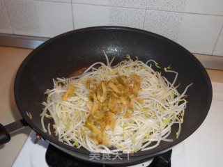 榨菜炒银芽的做法步骤：4