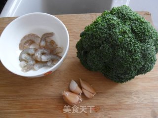 蒜蓉虾仁兰花的做法步骤：1