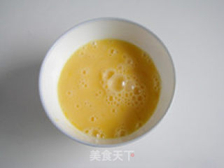 均衡营养—鸡蛋肉松蔬菜卷的做法步骤：2