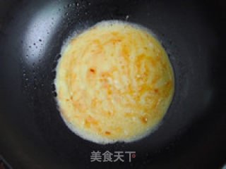 均衡营养—鸡蛋肉松蔬菜卷的做法步骤：6