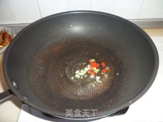 红烧鸡架的做法步骤：2