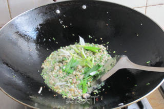 肉末芽菜炒河粉的做法步骤：4