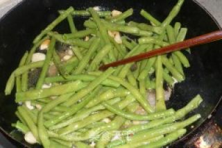 蒜香缸豆的做法步骤：6