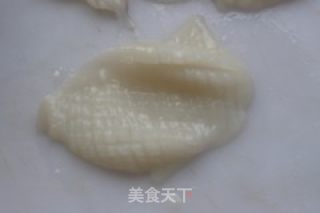 【炸酱面，花样做】酱爆鱿鱼面的做法步骤：2