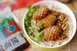 【炸酱面，花样做】酱爆鱿鱼面的做法步骤：10