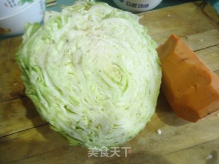 家常炒圆白菜的做法步骤：1