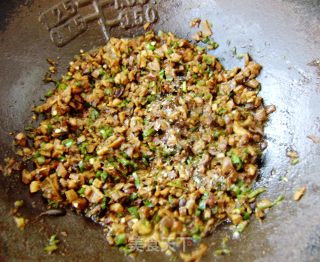 【炸酱面 花样做】辣炒豆腐炸酱面的做法步骤：10
