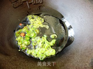 家常菜----韭菜炒豆干的做法步骤：3