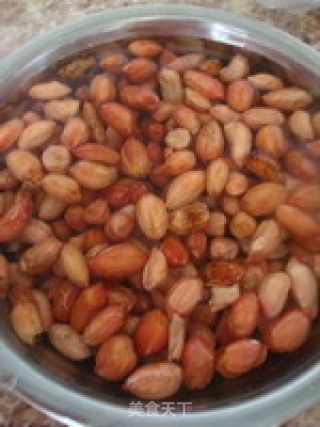 椒盐烤花生米---最爱的零食小吃的做法步骤：1
