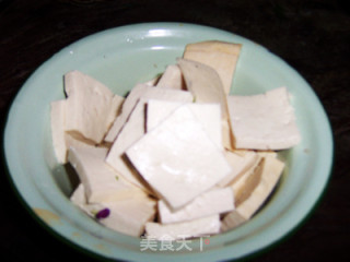 虾油焖豆腐的做法步骤：2