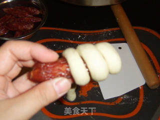 腊肠卷的做法步骤：4