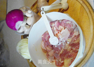 橙色土地复刻记忆——柬埔寨黑椒鸡肉饭的做法步骤：1