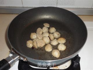 香菇肉丸炒菜花的做法步骤：3