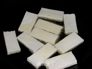 家常豆腐（豆腐回锅肉）的做法步骤：2