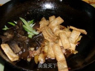 家常豆腐（豆腐回锅肉）的做法步骤：6