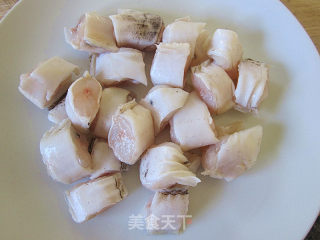 蒜头豆豉蒸海鳝的做法步骤：2