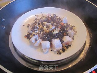 蒜头豆豉蒸海鳝的做法步骤：4
