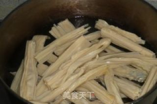 西芹拌腐竹的做法步骤：4