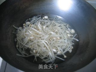茭白金针菇的做法步骤：4