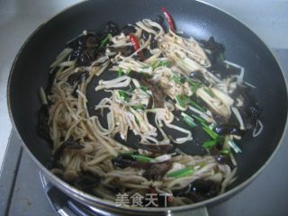 茭白金针菇的做法步骤：9