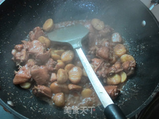 肉荤：板栗烧鸡翅的做法步骤：13