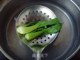 【炸酱面，花样做】：海鲜炸酱面的做法步骤：11