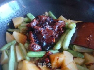【家常菜】芸豆土豆红烧肉的做法步骤：5