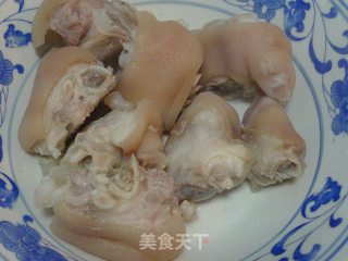 【香菇黄豆煲猪手】益气补脾健骨骼的做法步骤：5