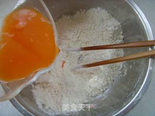 让宝宝爱上吃饭：彩蝶翩翩---蝴蝶面的做法步骤：4