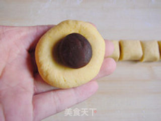 爱不释手—迷你豆沙南瓜饼的做法步骤：9