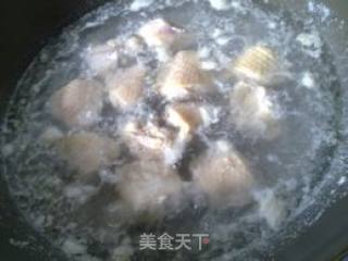 板粟烧鸡翅中的做法步骤：1