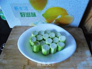 剁椒丝瓜的做法步骤：2