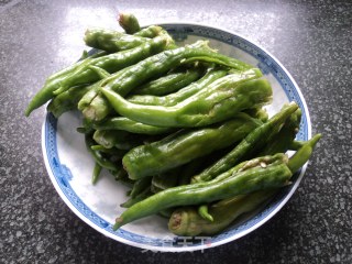 【干煸小辣椒】的做法步骤：1