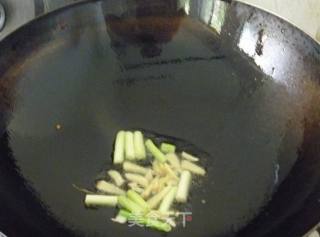 韭菜苔炒银耳鸡蛋的做法步骤：5