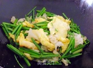 韭菜苔炒银耳鸡蛋的做法步骤：9