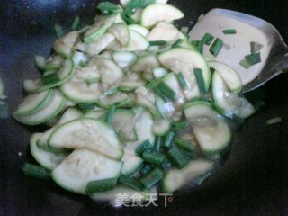 红薯叶肉片汤的做法步骤：4