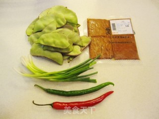 豆腐干炒扁豆的做法步骤：1