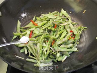 豆腐干炒扁豆的做法步骤：6