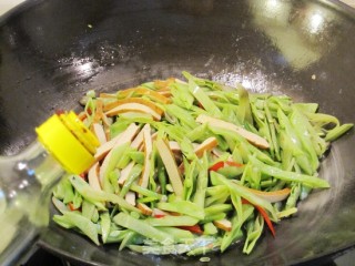 豆腐干炒扁豆的做法步骤：8
