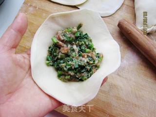 韭菜鲜肉花边盒子的做法步骤：7