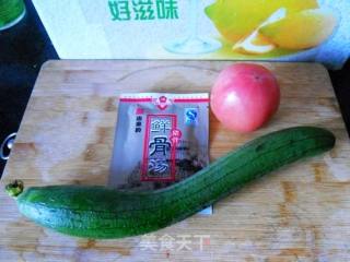 丝瓜番茄猪骨汤的做法步骤：1