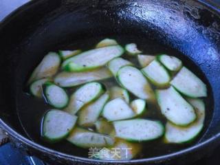 丝瓜番茄猪骨汤的做法步骤：5