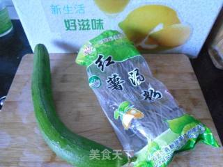 红薯汤粉丝瓜煲的做法步骤：1