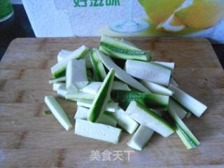 红薯汤粉丝瓜煲的做法步骤：3