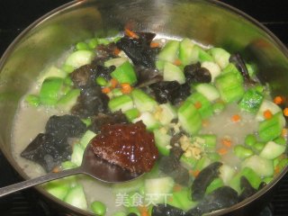 虾仁黑木耳豆瓣酱的做法步骤：6