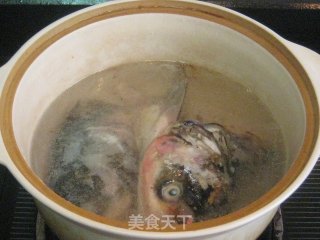 鲢鱼头滚豆腐的做法步骤：3