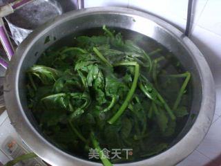 豆腐皮萝卜缨馅大蒸饺的做法步骤：2